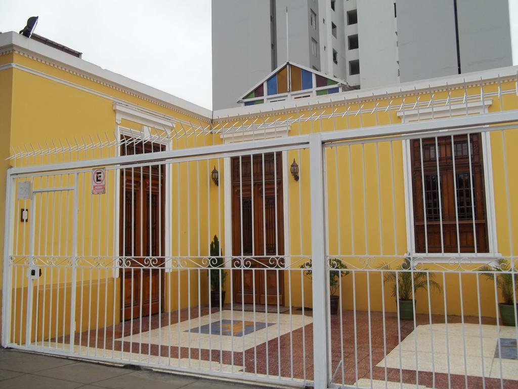 Residencial Miraflores B&B Lima Bagian luar foto